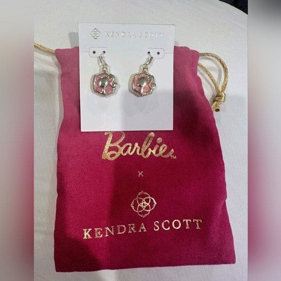 Kendra Scott X Barbie Collab Reversible Pink &  Gold Earrings - Picture 2 of 3